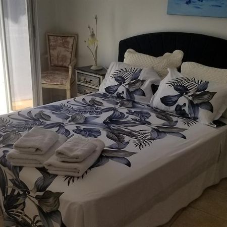 Chambre D'Hote La Petite Maison Du Puits Bollene Luaran gambar