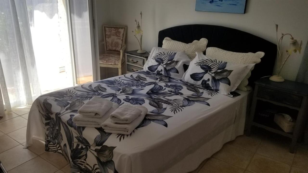 Chambre D'Hote La Petite Maison Du Puits Bollene Luaran gambar
